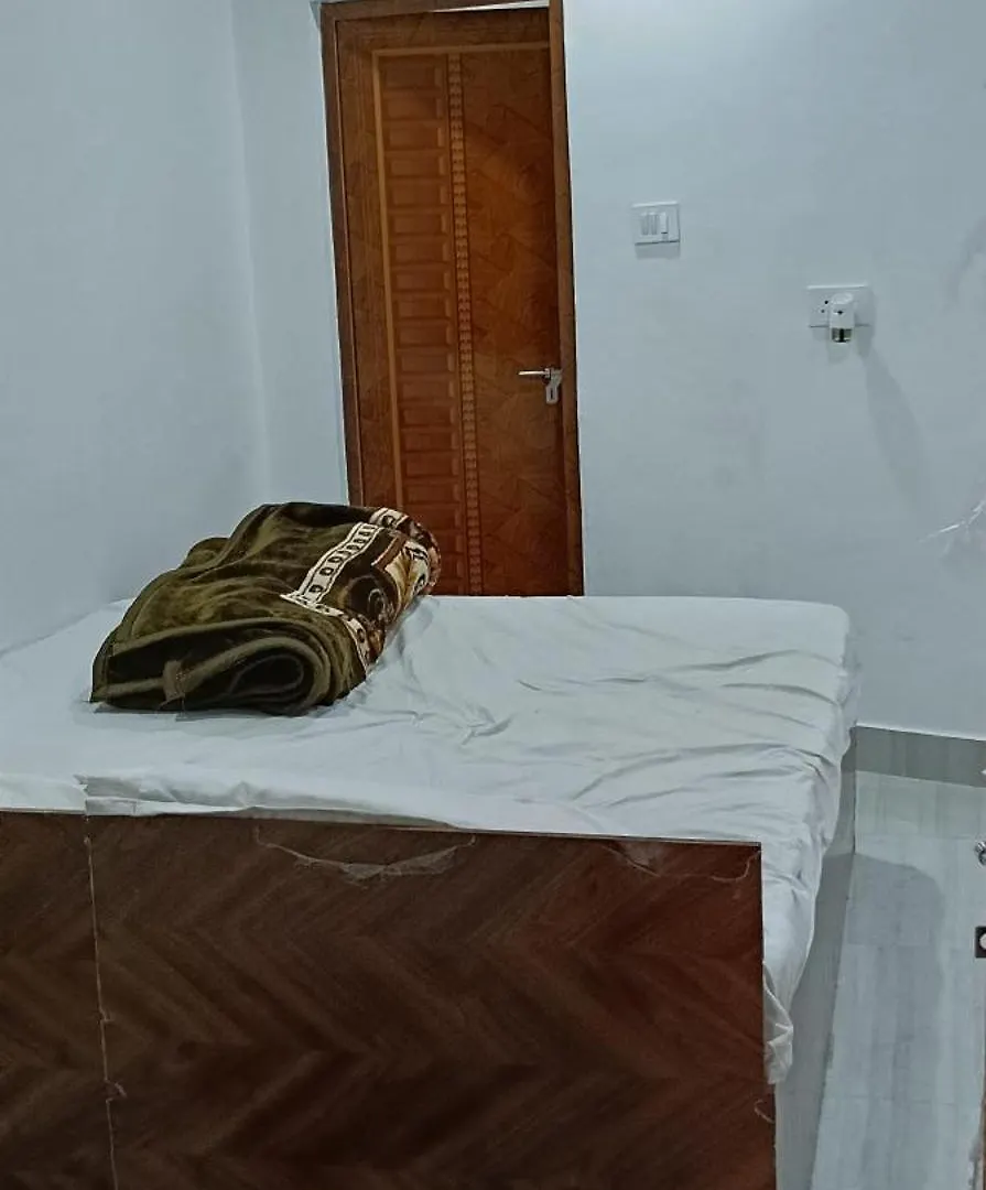 The Rainbow Residency Guest House فاراناسي